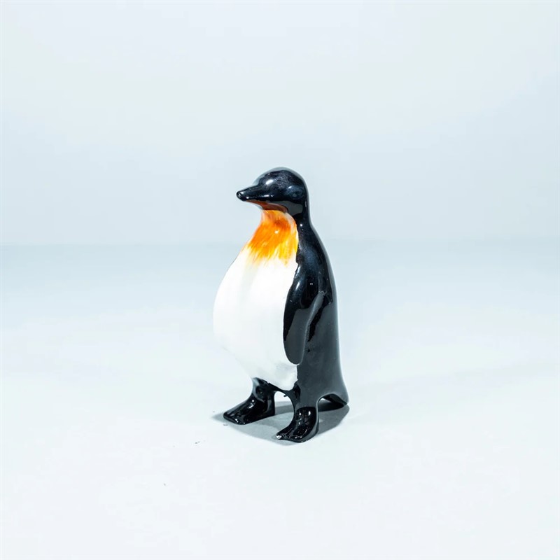 Emperor Penguin Medium